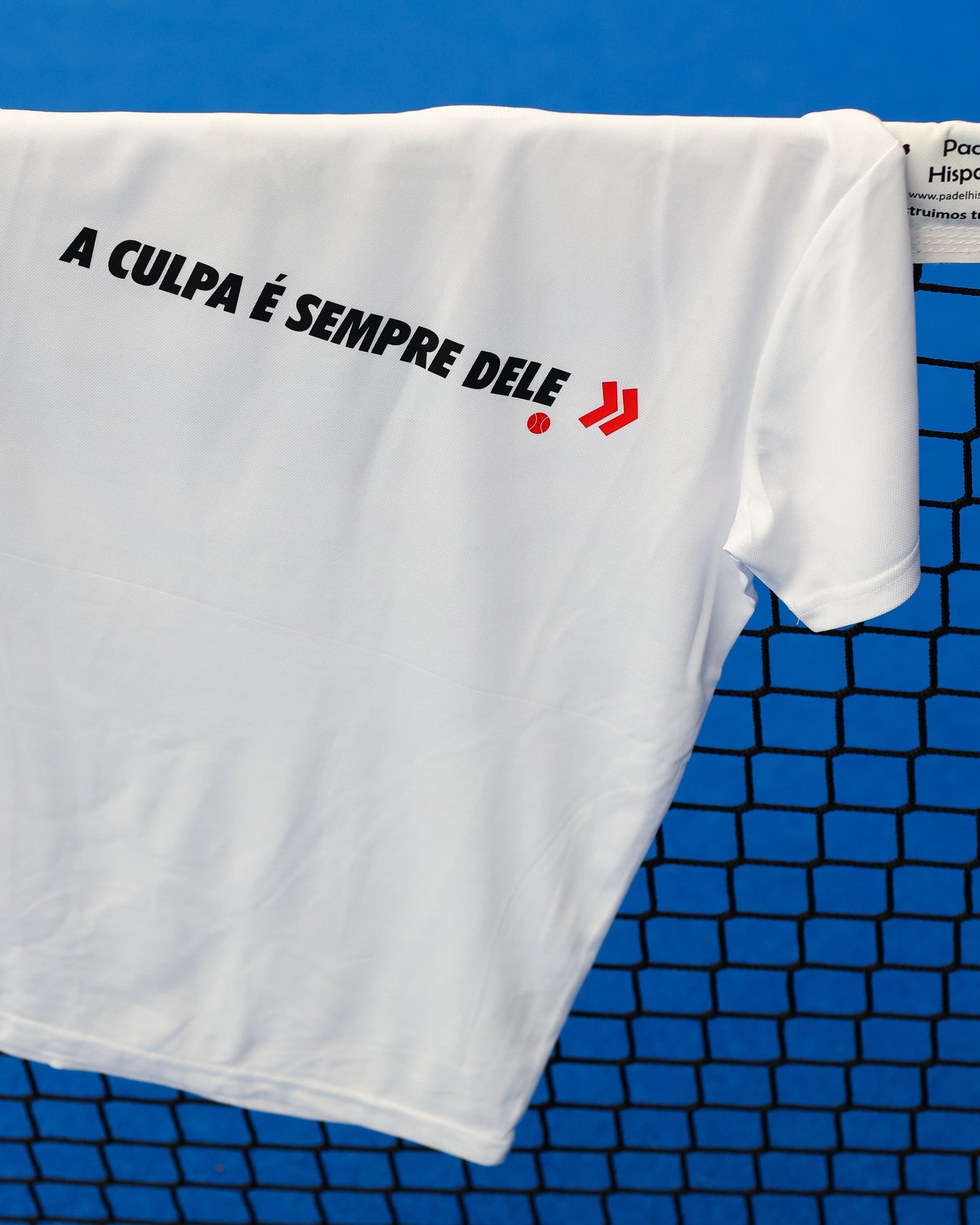 T-shirt "A Culpa É Sempre Dele"